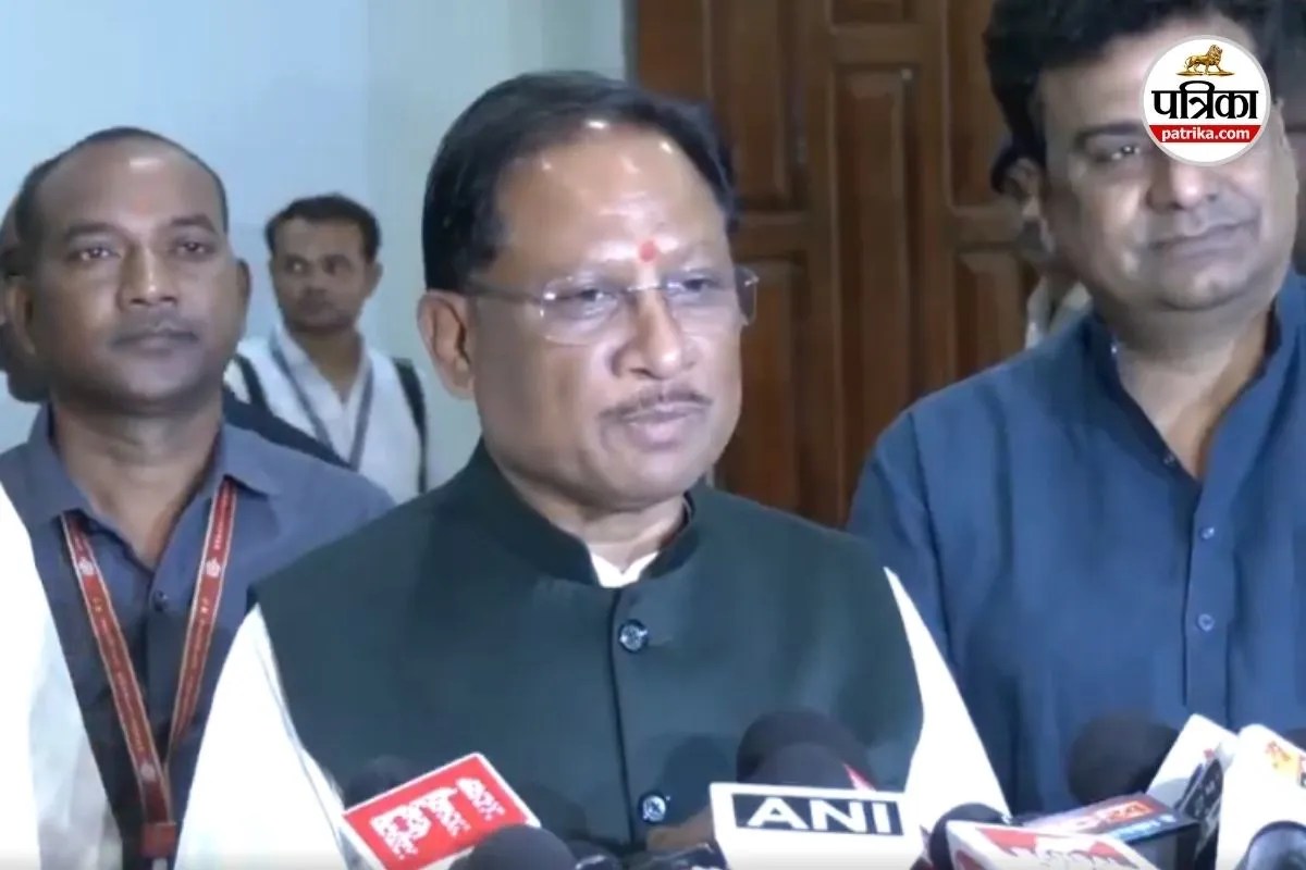 नक्सली मल्लौजुला वेणुगोपाल राव ने किया सरेंडर, CM ने कहा- 31 मार्च 2026 तक खत्म होगा नक्सलवाद