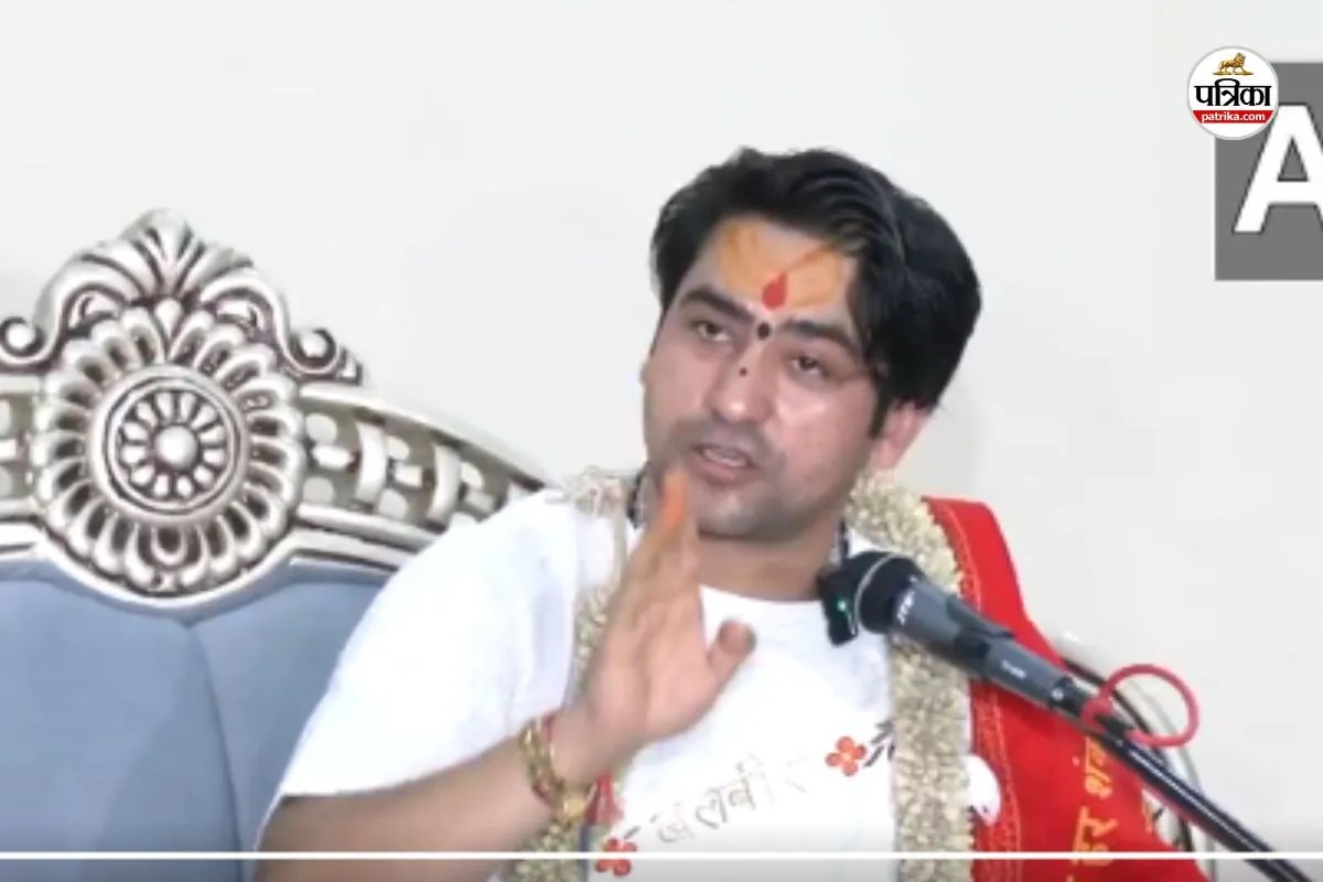 मुझे मुहम्मद-महादेव से प्रेम है’ विवाद पर, धीरेंद्र शास्त्री ने कहा- सर तन से जुदा’ पर कानून और हिंदू नहीं छोड़ेंगे…