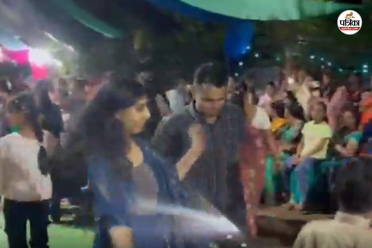 पत्नी संग गरबा में झूमे बलरामपुर एसपी, जमकर थिरकाए कदम… आप भी देखें वायरल Video