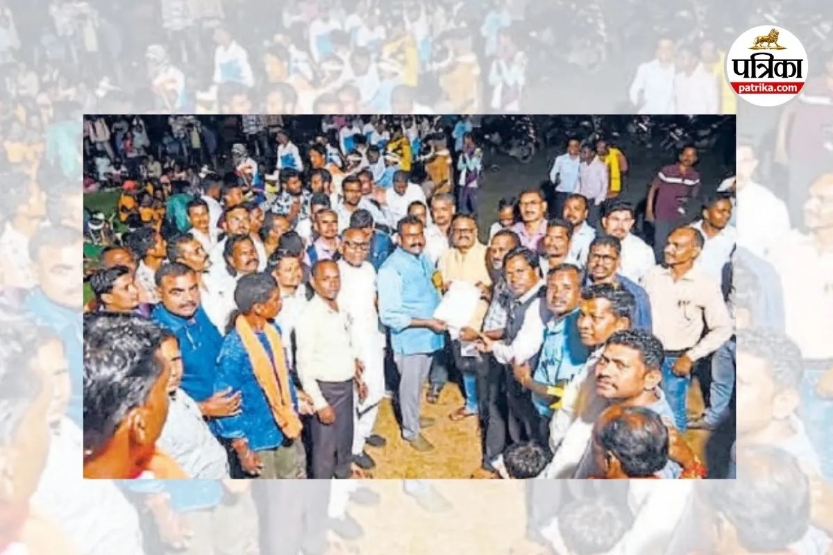 बस्तर शिक्षा विभाग में मर्यादा भंग (Photo source- Patrika)