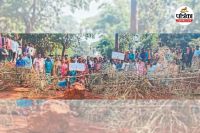 खदान प्रबंधन पर भड़के ग्रामीण (Photo source- Patrika)
