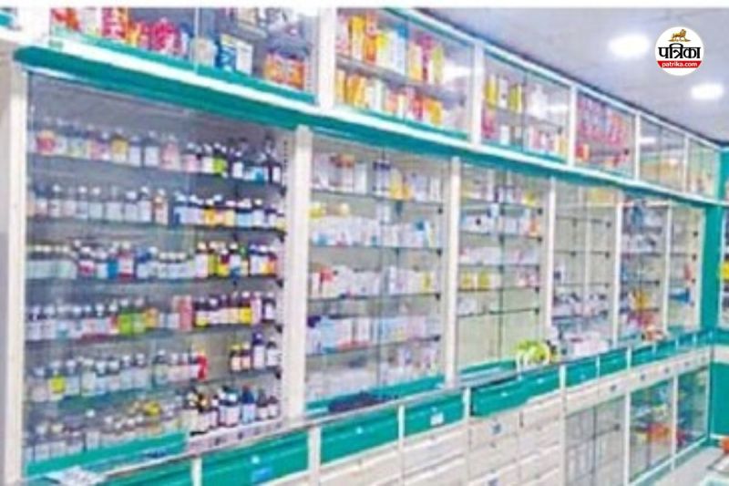 दुकानदार सर्दी-खांसी की दवा देने से कतरा रहे, 150 रुपए की दवा के लिए डॉक्टर का शुल्क 300 रुपए तक...(photo-patrika)
