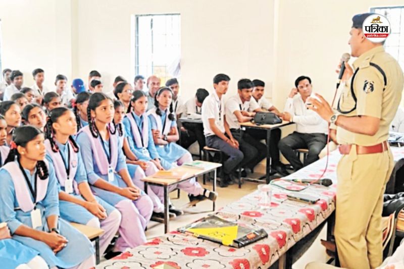 डिजिटल युग में लालच और डर से किसी को भी ट्रांसफर न करें पैसे, साइबर सुरक्षा पर बालोद पुलिस का अभियान(photo-patrika)