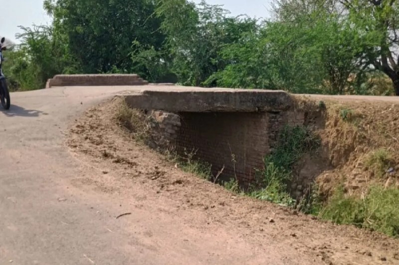 four dangerous bridges alert accidents risk guna mp news