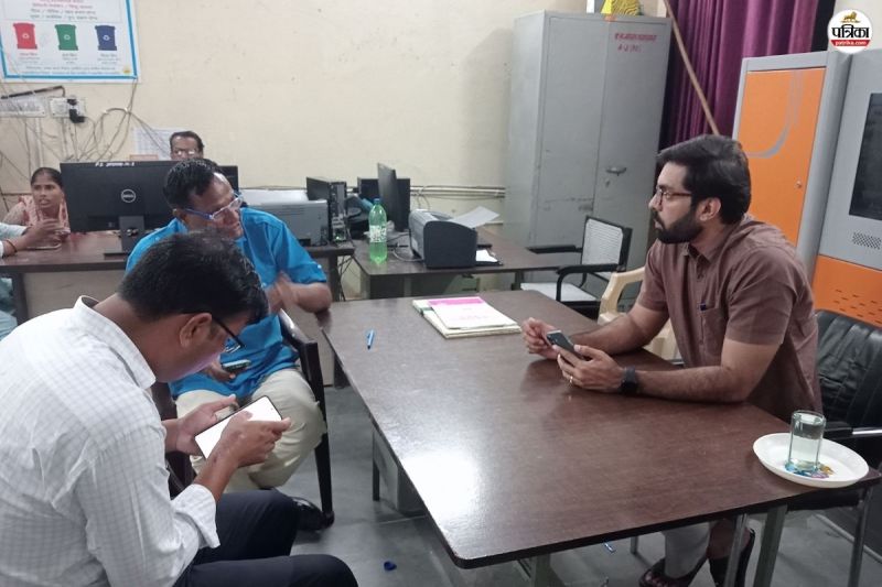 Dausa SDM surprise inspection