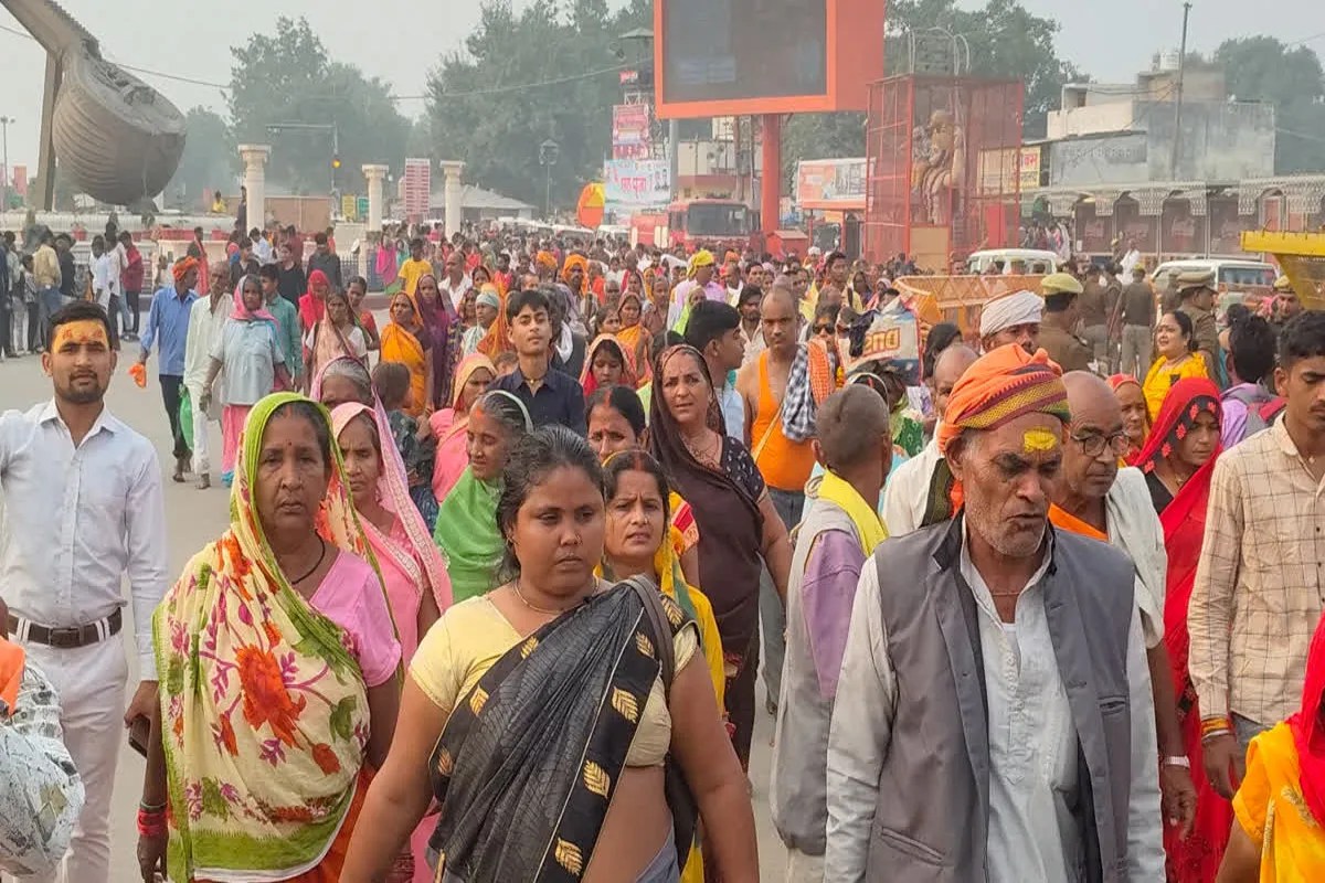भक्ति, भव्यता और व्यवसाय-- दीपोत्सव 2025 में अयोध्या ने रचा नया इतिहास (फोटो सोर्स : Whatsapp Group)