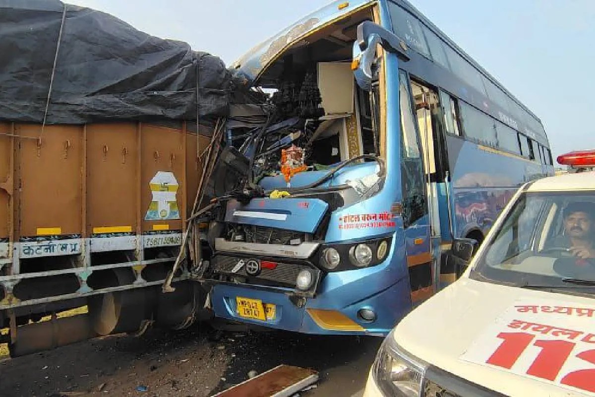 Horrific road Accident Katni Damoh road Accident