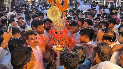 तुषार ने धारण किया हनुमान का चोला
