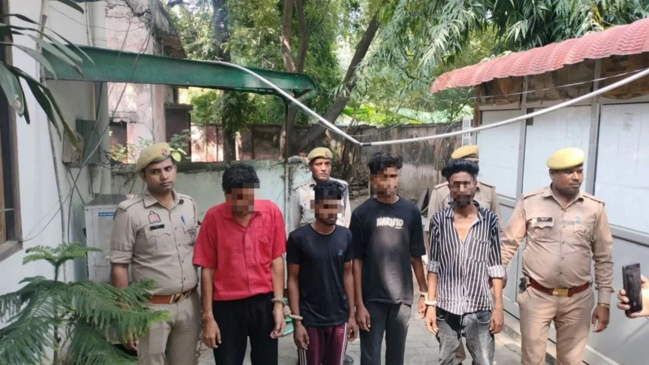 पुलिस की गिरफ्त में अभियुक्त (फोटो सोर्स- 'X' कानपुर कमिश्नरेट पुलिस)