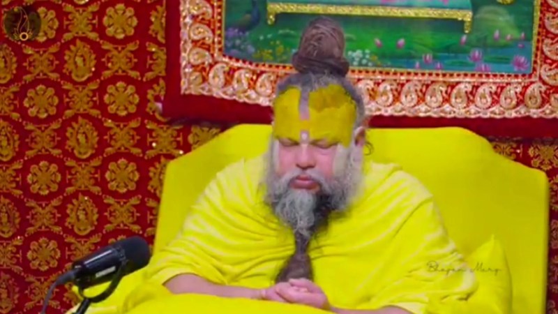 प्रेमानंद महाराज की तबीयत फिर बिगड़ी (फोटो सोर्स- 'X' केली कुंज मथुरा वीडियो ग्रैब)