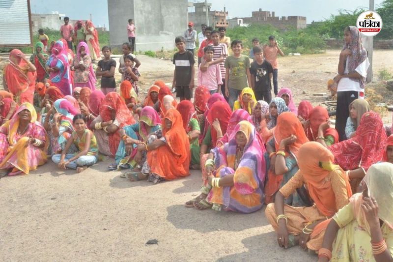 Rajasthan Jodhpur car driver fast speed crushed a biker death angry villagers and family members staged a protest