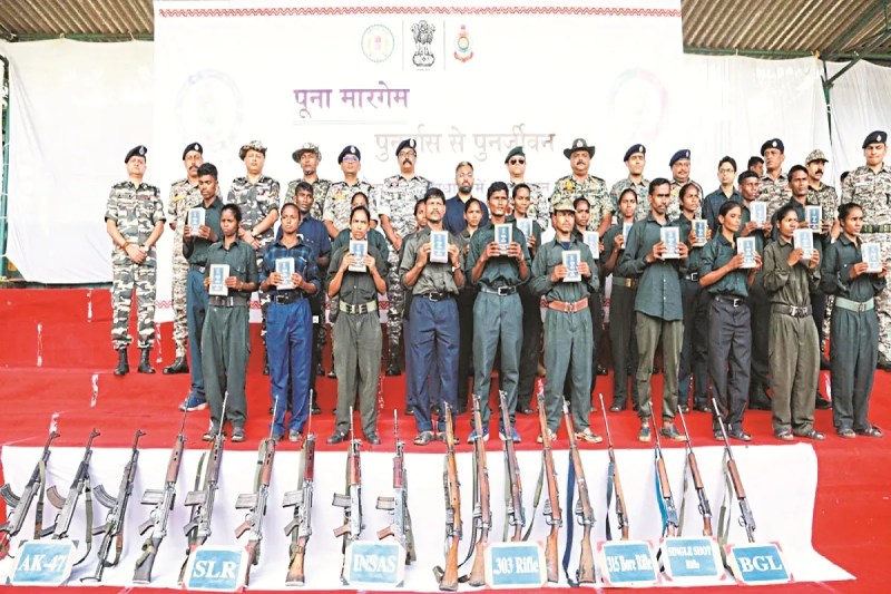 Naxalites Surrender (photo source- Patrika)