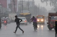 MP Weather IMD issues heavy rain alert