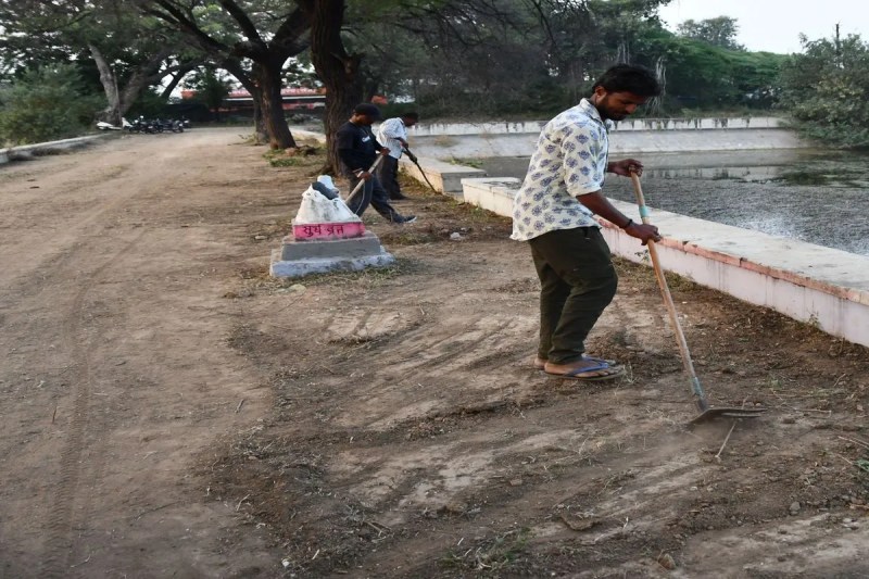 Eagerly awaiting the grand Chhath festival, it will begin with Nahay Khay on the 25th, and preparations are in full swing.