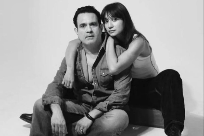 54 साल का दूल्हा, 17 साल छोटी एक्ट्रेस के पड़ा प्यार में, थिएटर में पनपा था ये 'अफेयर'