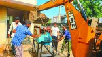 नगर पालिका शहर में चार टैंकरों के भरोसे पानी सप्लाई कर रही थी, जो पर्याप्त नहीं है। हालांकि कई लोगों ने निजी बोर से पानी की व्यवस्था की थी। शहर में बिगड़ी पेयजल व्यवस्था को लेकर नगर पालिका की सामान्य सभा की बैठक में विपक्षी पार्षदों ने जमकर विरोध किया और व्यवस्था जल्द सुधारने की मांग की।