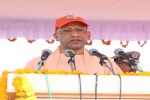 मुख्यमंत्री योगी आदित्यनाथ ने शहीद पुलिसकर्मियों को याद कर उनकी वीरता को नमन किया (फोटो सोर्स : Ritesh Singh )