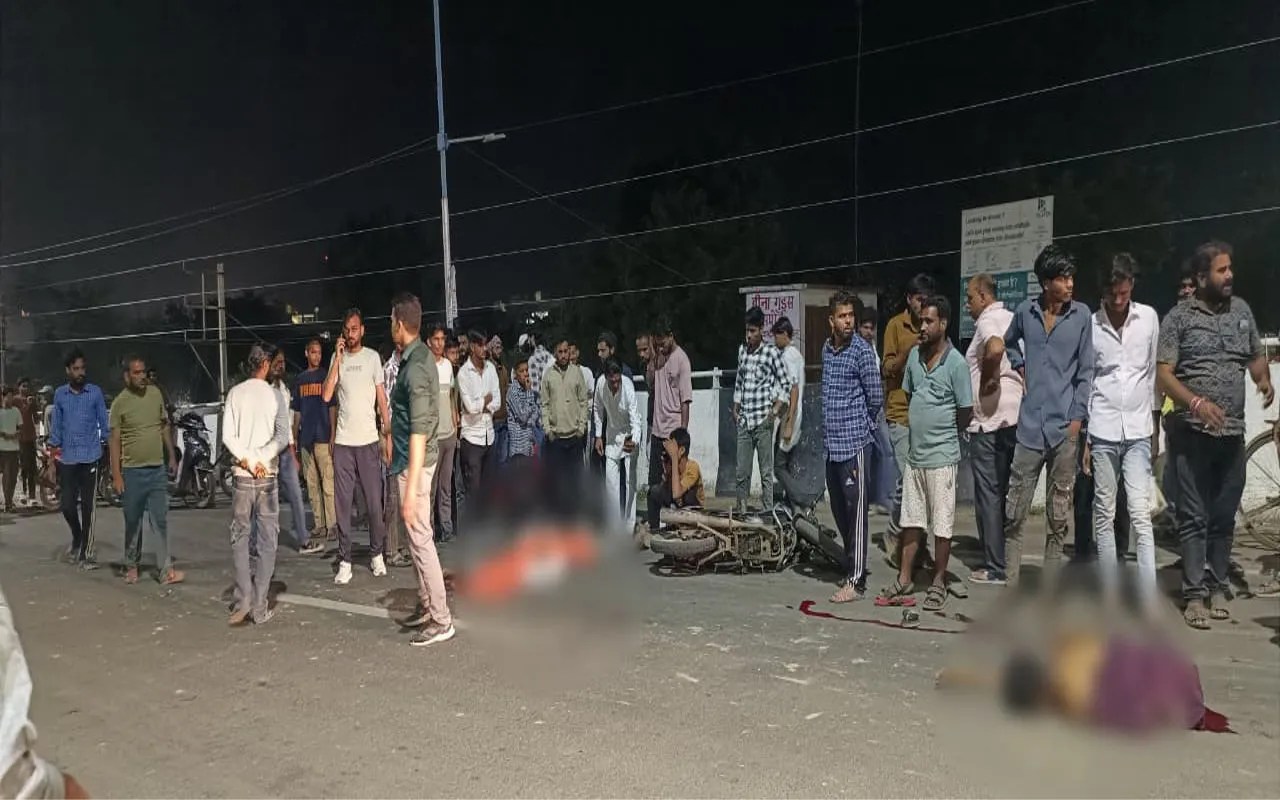 Tragic accident on overbridge: Two post office employees hit by truck, die