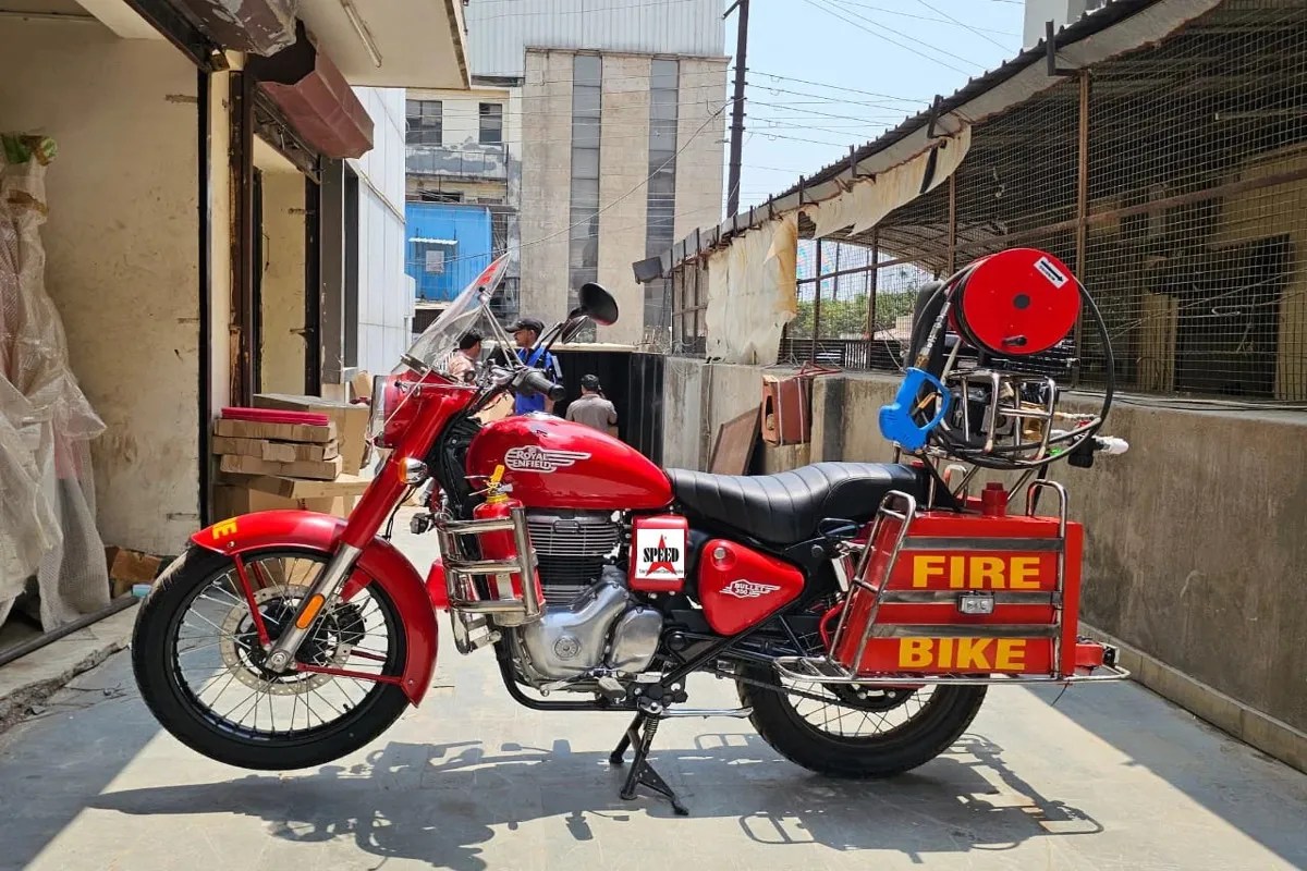 दुर्गा महोत्सव में संकरी गलियों को मिला भरोसेमंद सुरक्षा कवच (फोटो सोर्स : Whatsapp)