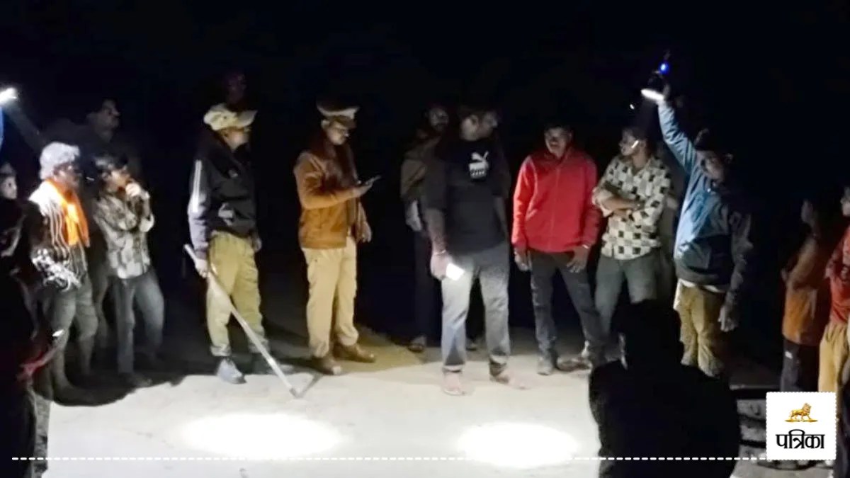 bahraich kaudiyala river boat capsize 25 passengers ndrf sdrf rescue operation news
