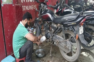 Petrol is flowing intermittently from the carburetor, this is the reason for the problem, it is running only after cleaning, more problem in older vehicles