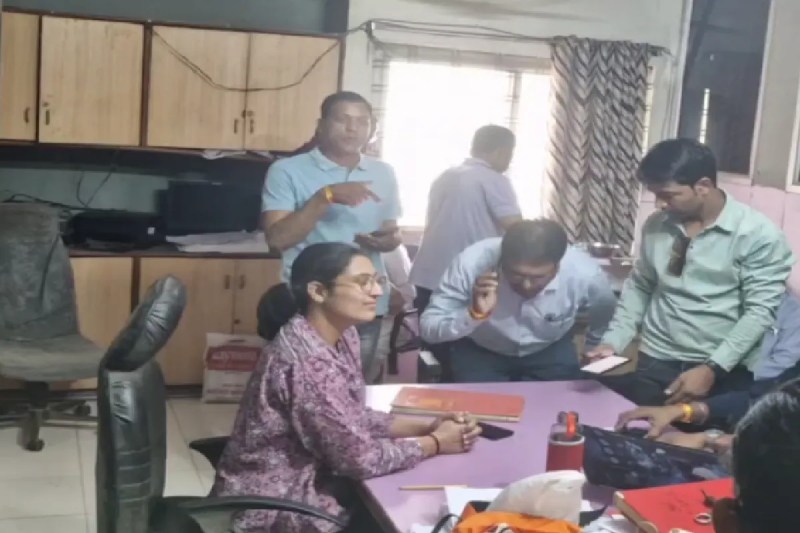 Lokayukta action in mandsaur