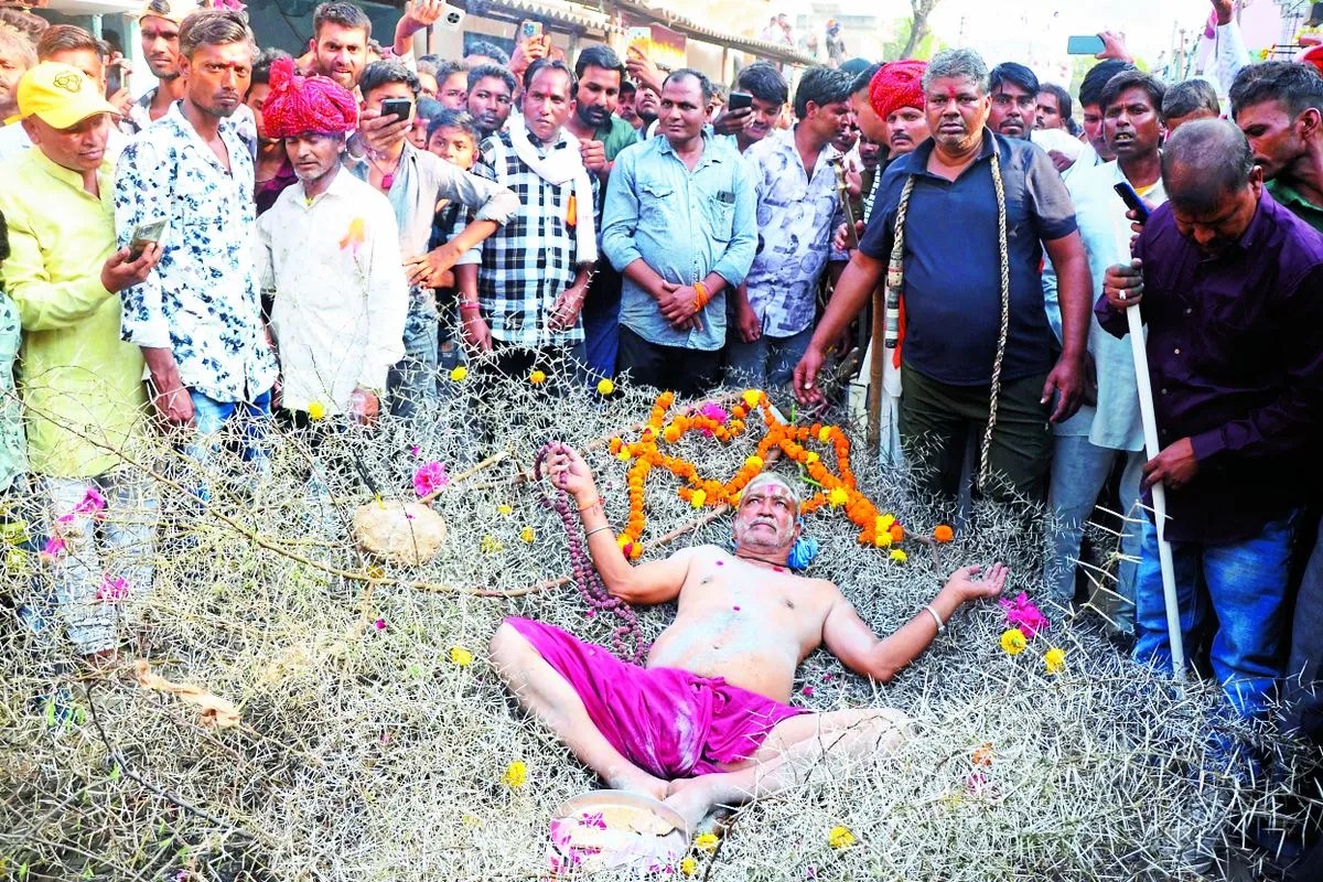घास भैरू महोत्सव : हिण्डोली, बड़ौदिया, ठीकरदा में कलाकारों ने दिखाए करतब