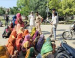 खानपुरा के नरेगा श्रमिकों ने स्टेट हाइवे पर लगाया जाम