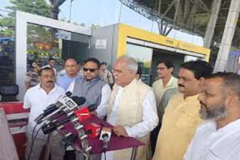 CG Politics: क्या कलेक्टर अपने सिर पर धान को लेकर जाएंगे, पूर्व मुख्यमंत्री ने सरकार पर कसा तंज