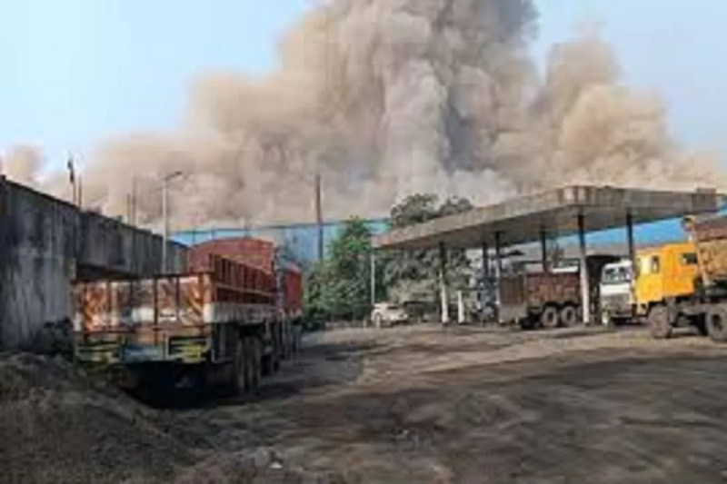 CG News: एनआरवीएस प्लांट में फर्नेस ब्लास्ट, 3 श्रमिक झुलसे एक की हालत गंभीर