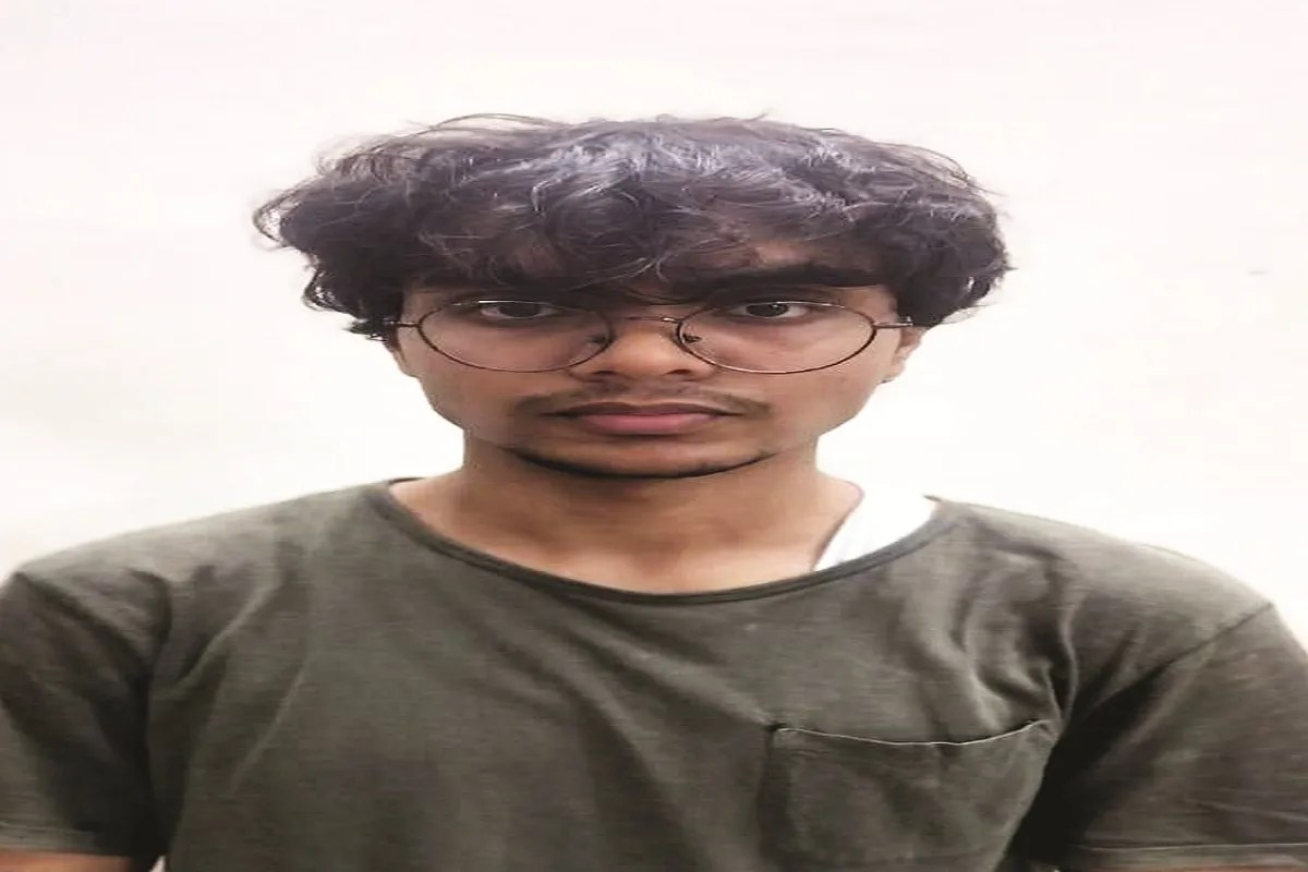 Raipur News: स्टडी रूम में मोबाइल से 32 छात्राओं की तस्वीरें खींची, एआई टूल से बनाई अश्लील तस्वीरें