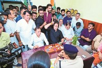 CG Politics: राहुल को गोली मारने के बयान का विरोध, कांग्रेस ने किया सिविल लाइन थाने का घेराव