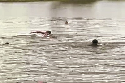 तालाब में डूबने से तीन मासूमों की मौत (Photo Video SS)