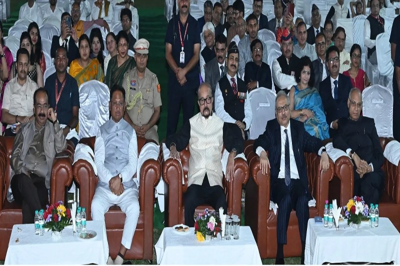 राजभवन में दीपावली मिलन समारोह का हुआ आयोजन, मुख्यमंत्री साय सहित जनप्रतिनिधिगण एवं गणमान्य नागरिक रहे उपस्थित