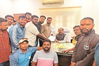 CG News: पदक जीतकर बढ़ाया छत्तीसगढ़ का मान, लेकिन अब नौकरी के लिए लगा रहे नेता-मंत्री के चक्कर