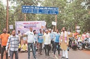 CG News: धान खरीदी केंद्र की मांग को लेकर किसानों ने नेशनल हाईवे घेरा, चार घंटे तक किया चक्काजाम