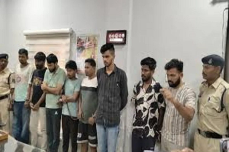 CG News: साड़ी के ऑर्डर पर 50 करोड़ के साइबर फ्रॉड का खुलासा, मुंबई से 8 आरोपी गिरफ्तार