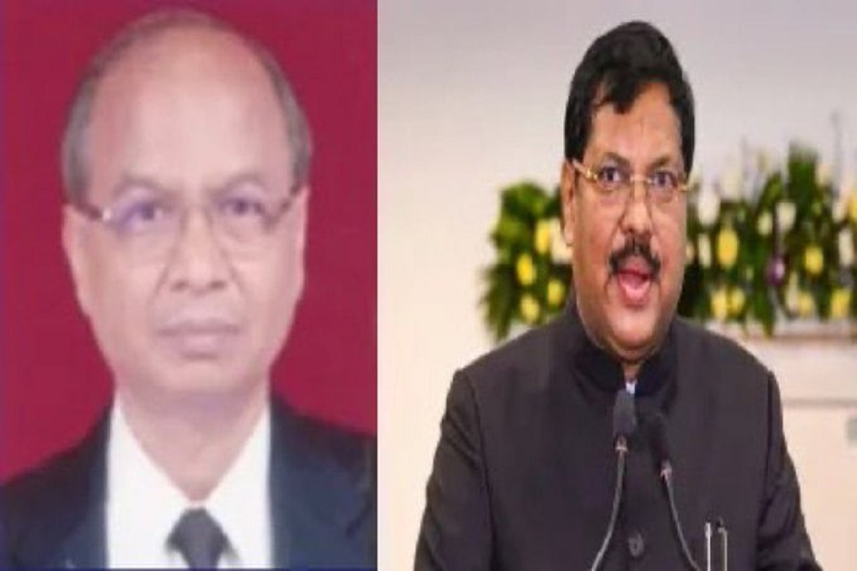 CJI Gavai and lawyer Rakesh Kishore, who throw shoe at him