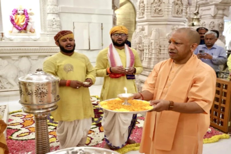 diwali 2025 cm yogi adityanath visits shri ram lalla temple