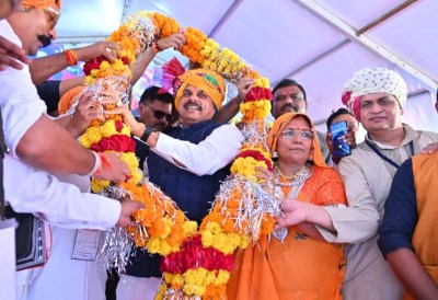 Congress MLAs reached the CM's program in Dhar
