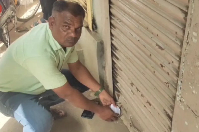 fake pharmacist medical store sealed manpur mp news