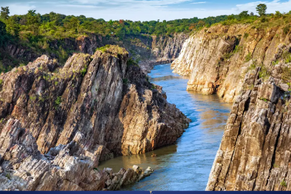 narmada river pollution foam sewage water narmadapuram mp news