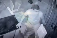 filmy style theft CCTV video viral mobiles stolen neemuch mp news