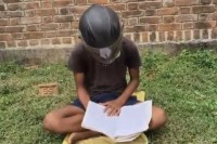 stone mines blasting shankarpur village wearing helmet mp news