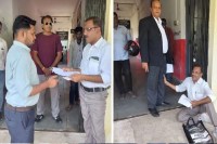 farmer announces reward missing file search itarasi tehsil mp news