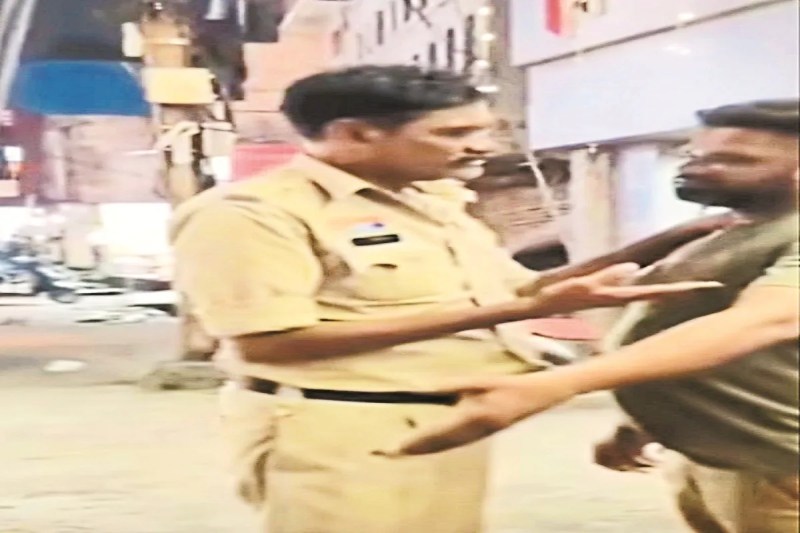 Raipur News: नशे में धुत जीआरपी जवान निलंबित, जांच के बहाने युवक की जेब से 2 हजार निकालने का आरोप