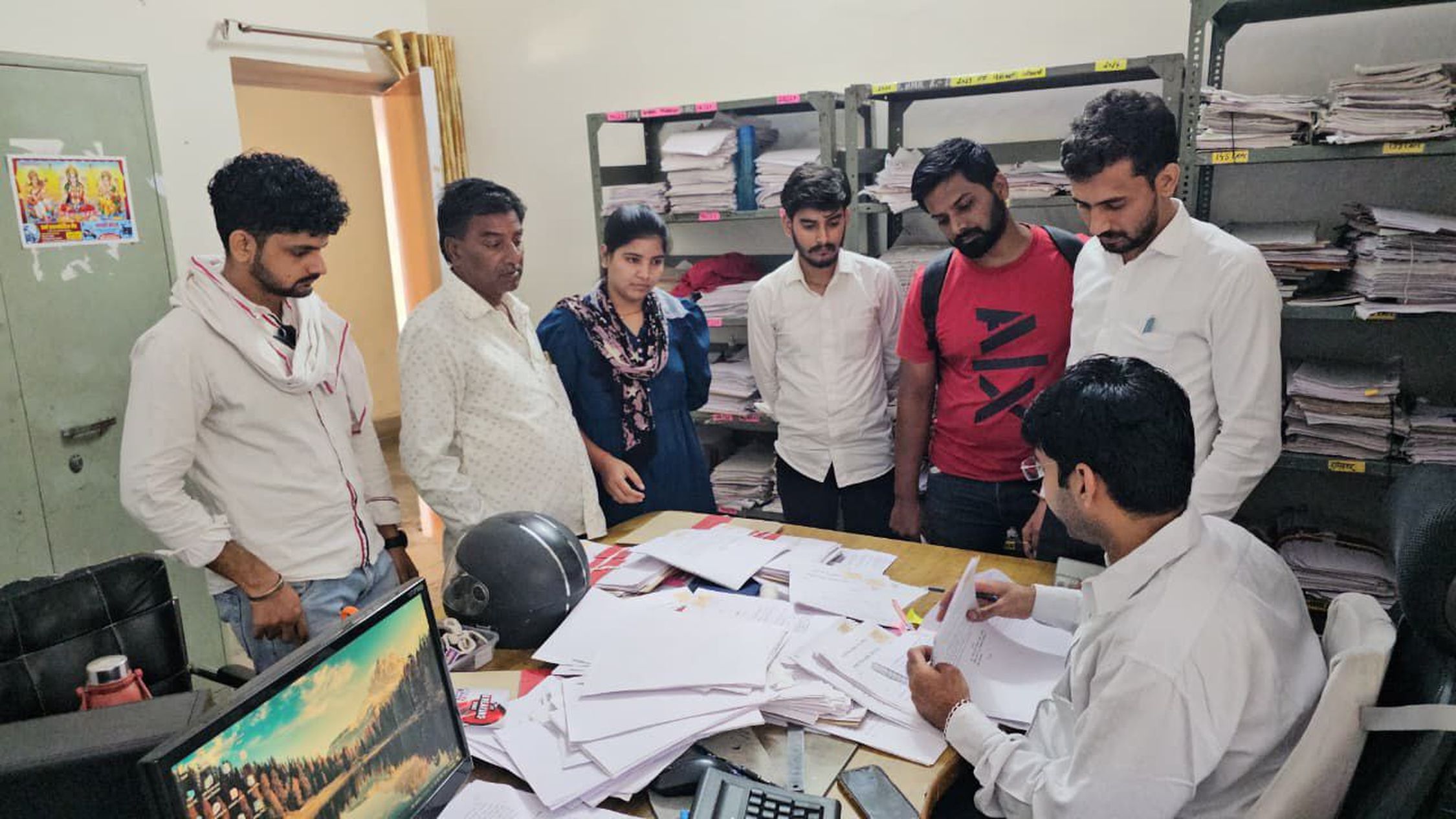 जिला मुख्यालय पर 490 पटाखा दुकानों के लिए 753 ने किया आवेदन