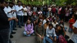 मौत के बाद गुरुवार को धरना प्रदर्शन पर उठाई आवाज
