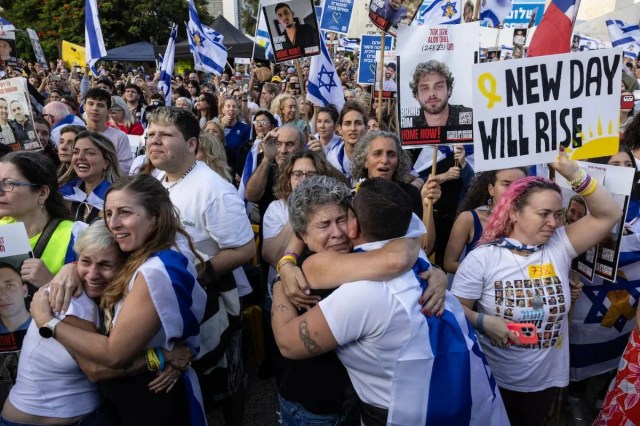 रिहा हुए बंधक