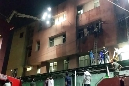 जयपुर के SMS अस्पताल के ट्रोमा सेंटर के सेकंड फ्लोर पर आईसीयू में आग